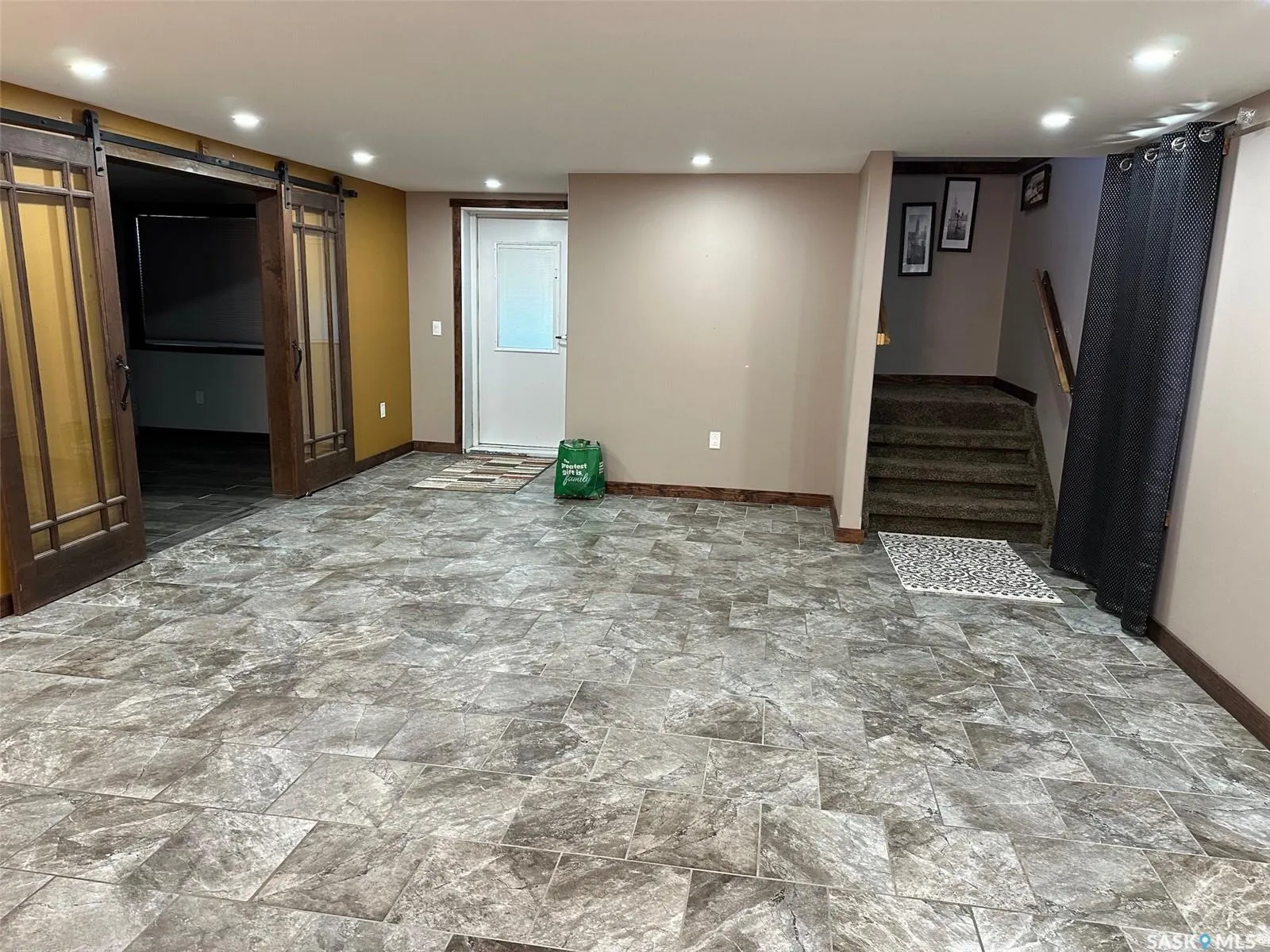 109 Industrial DRIVE, #5