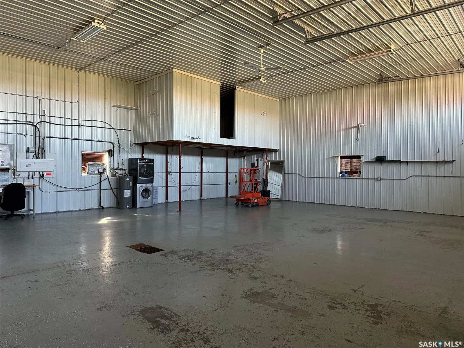 109 Industrial DRIVE, #5