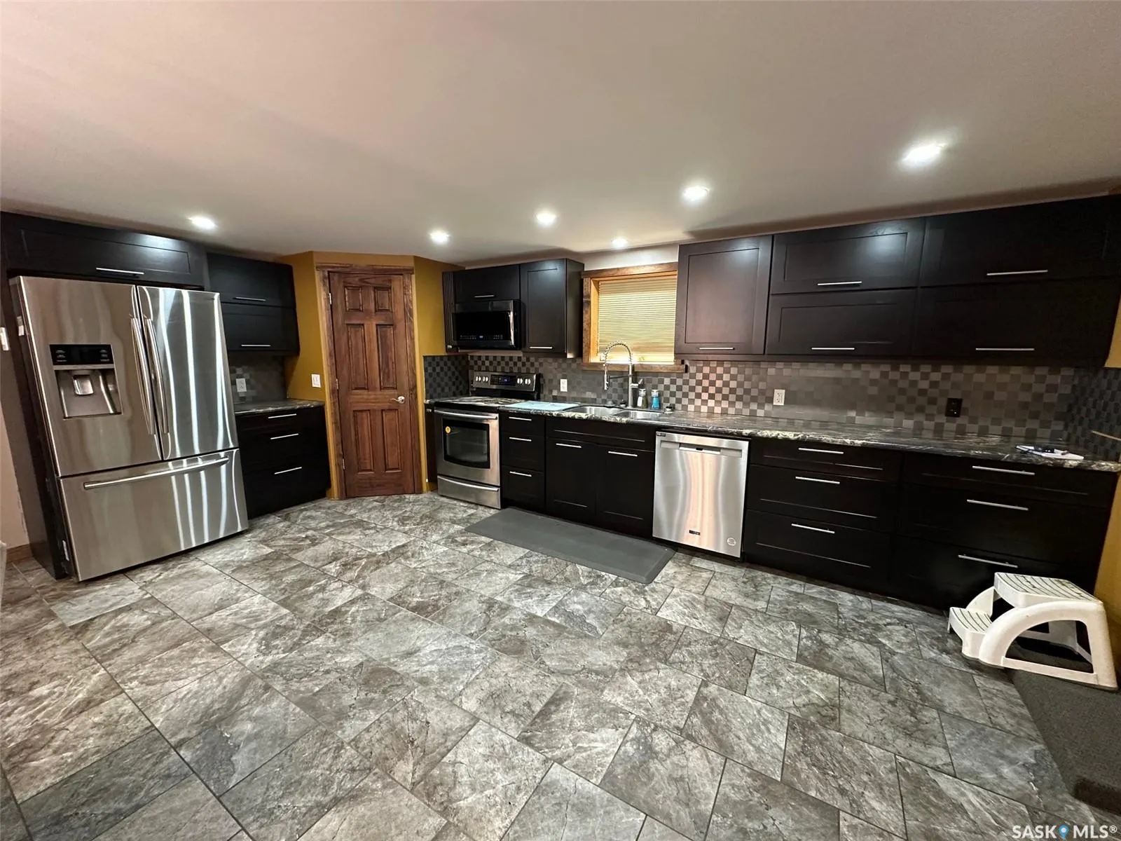 109 Industrial DRIVE, #5