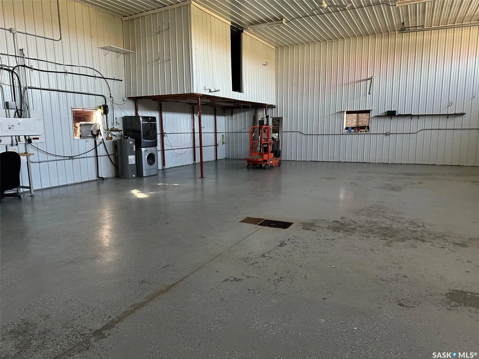 109 Industrial DRIVE, #5
