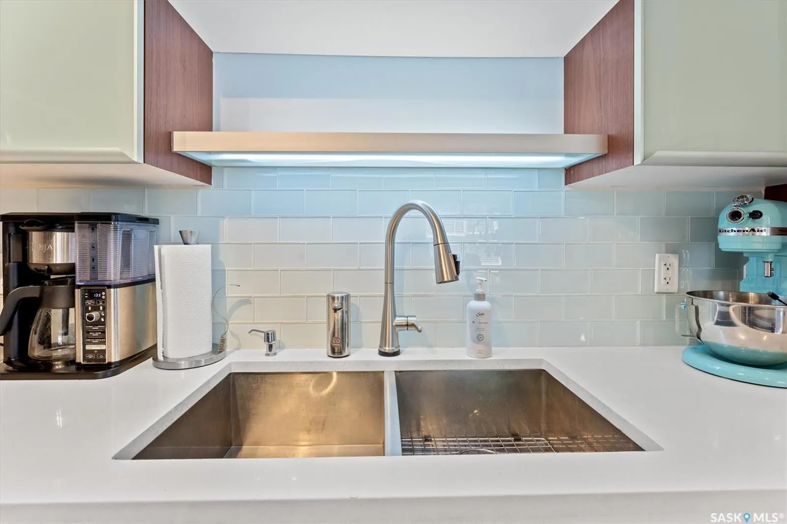 1015 Patrick CRESCENT, #203