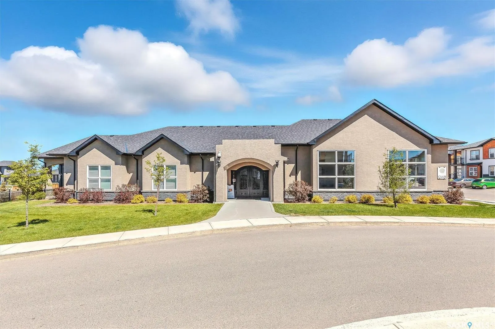 1015 Patrick CRESCENT, #203