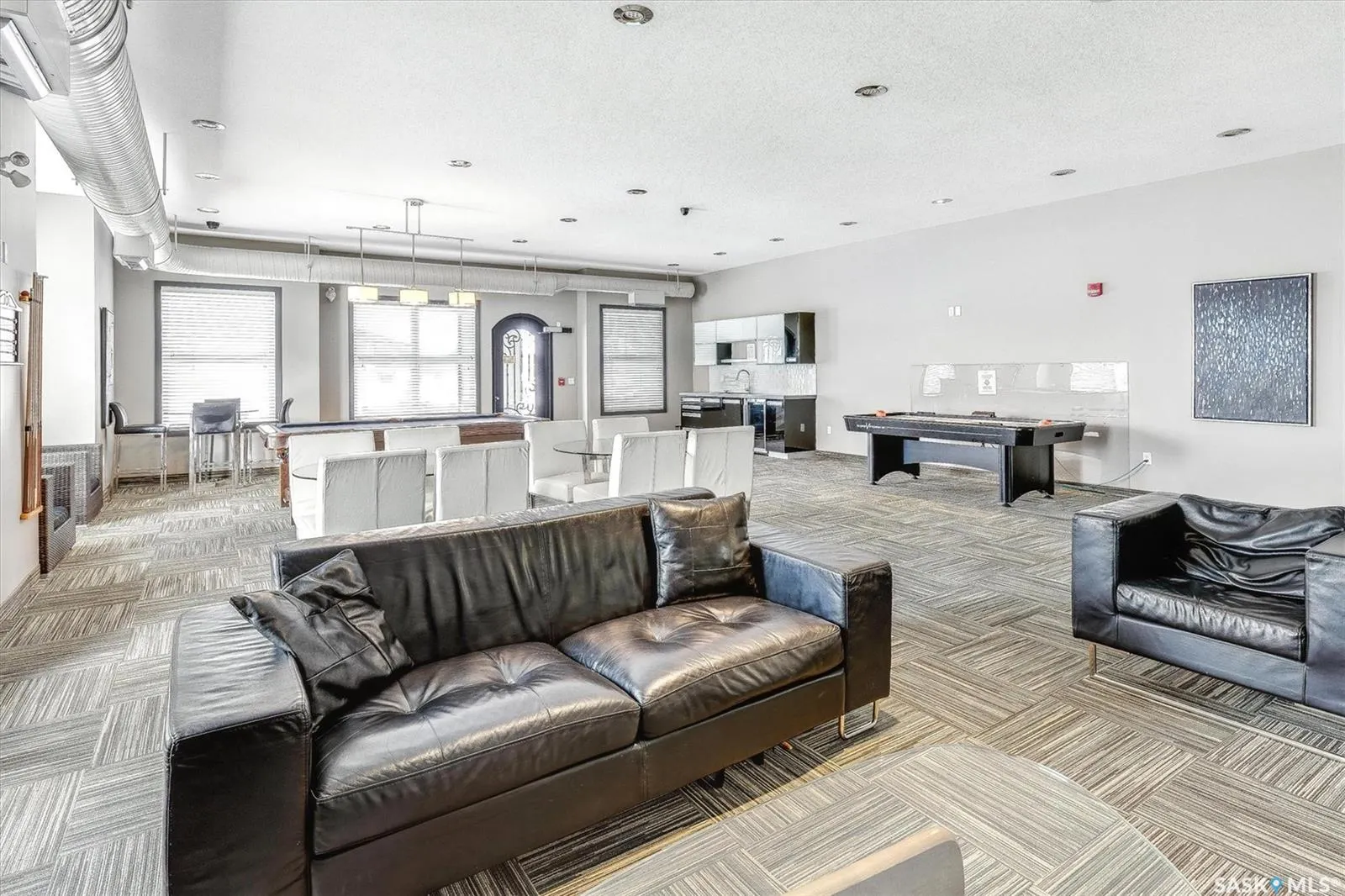 1015 Patrick CRESCENT, #203