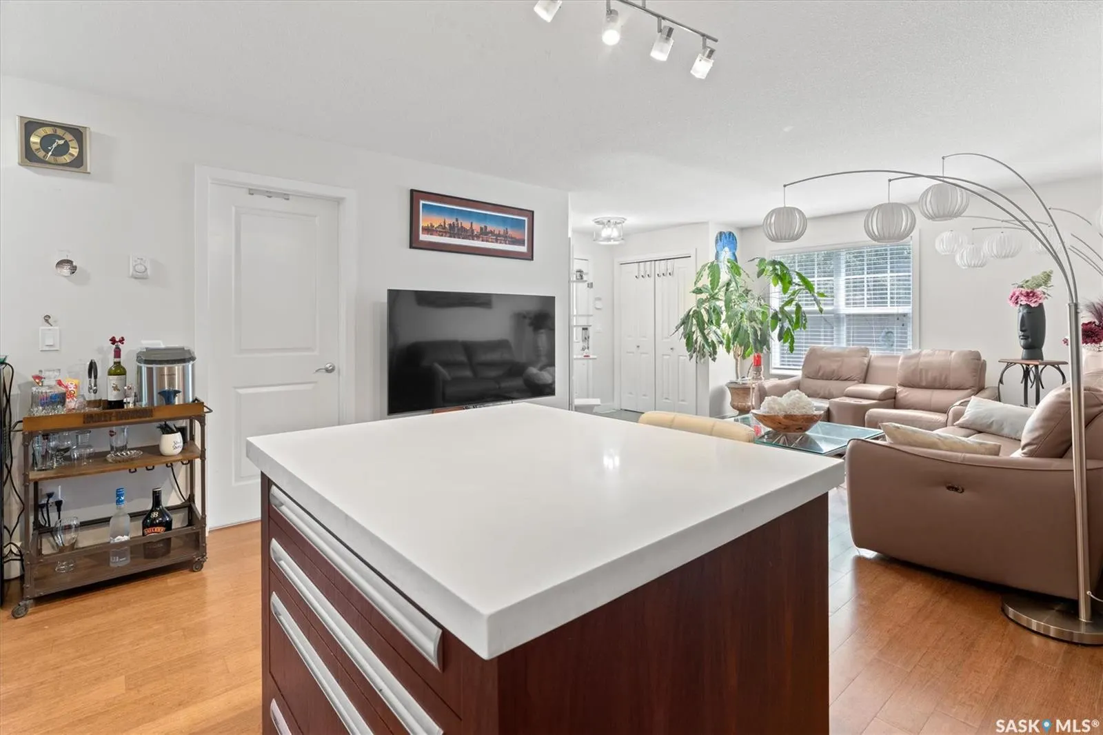1015 Patrick CRESCENT, #203