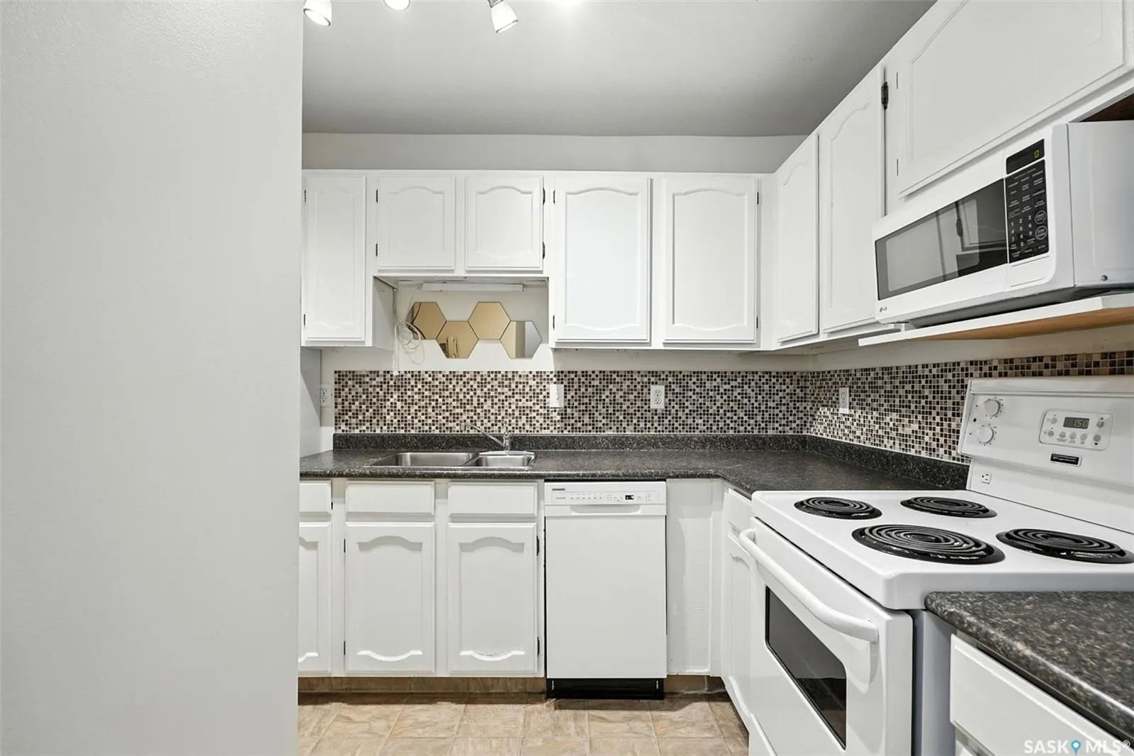 431 4th AVENUE N, #103