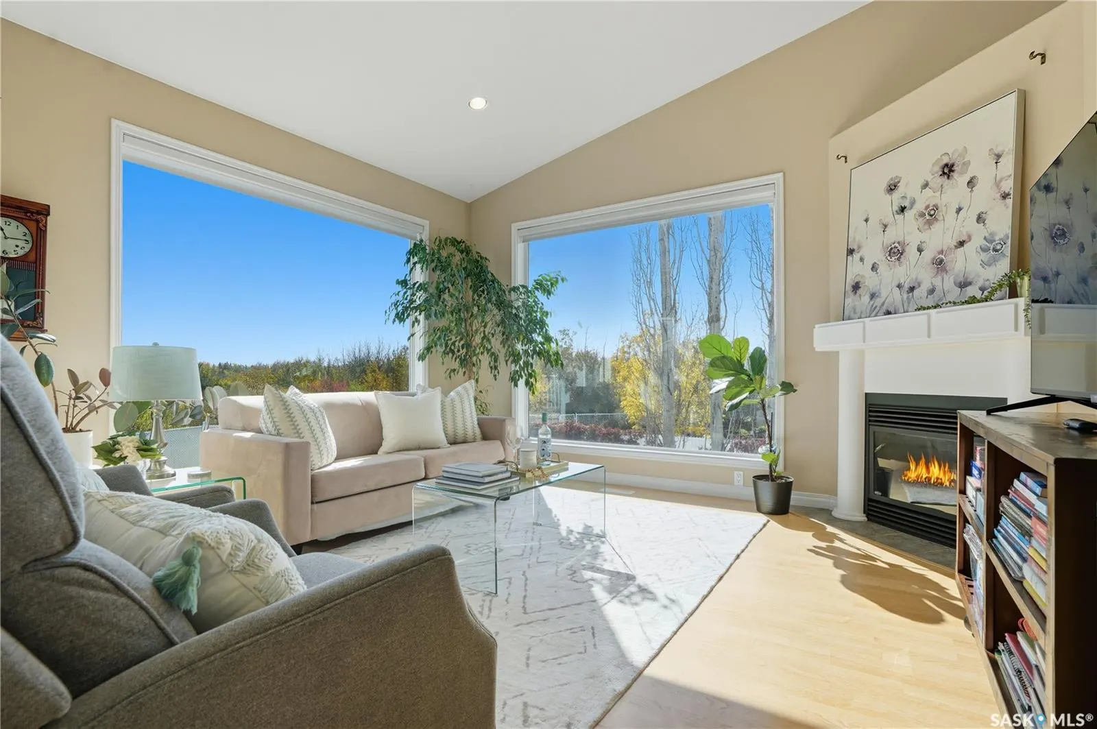 422 Le May CRESCENT