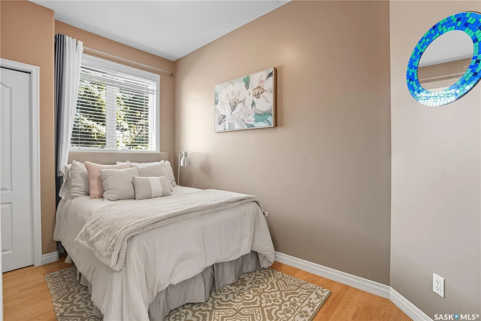 422 Le May CRESCENT