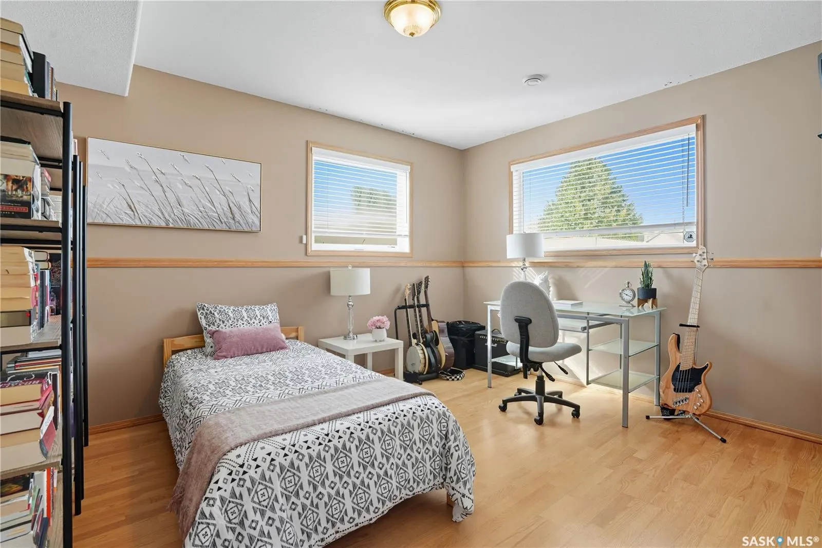 422 Le May CRESCENT