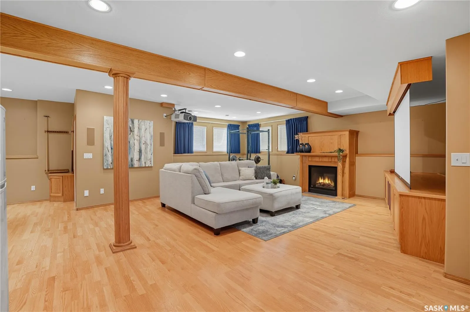 422 Le May CRESCENT