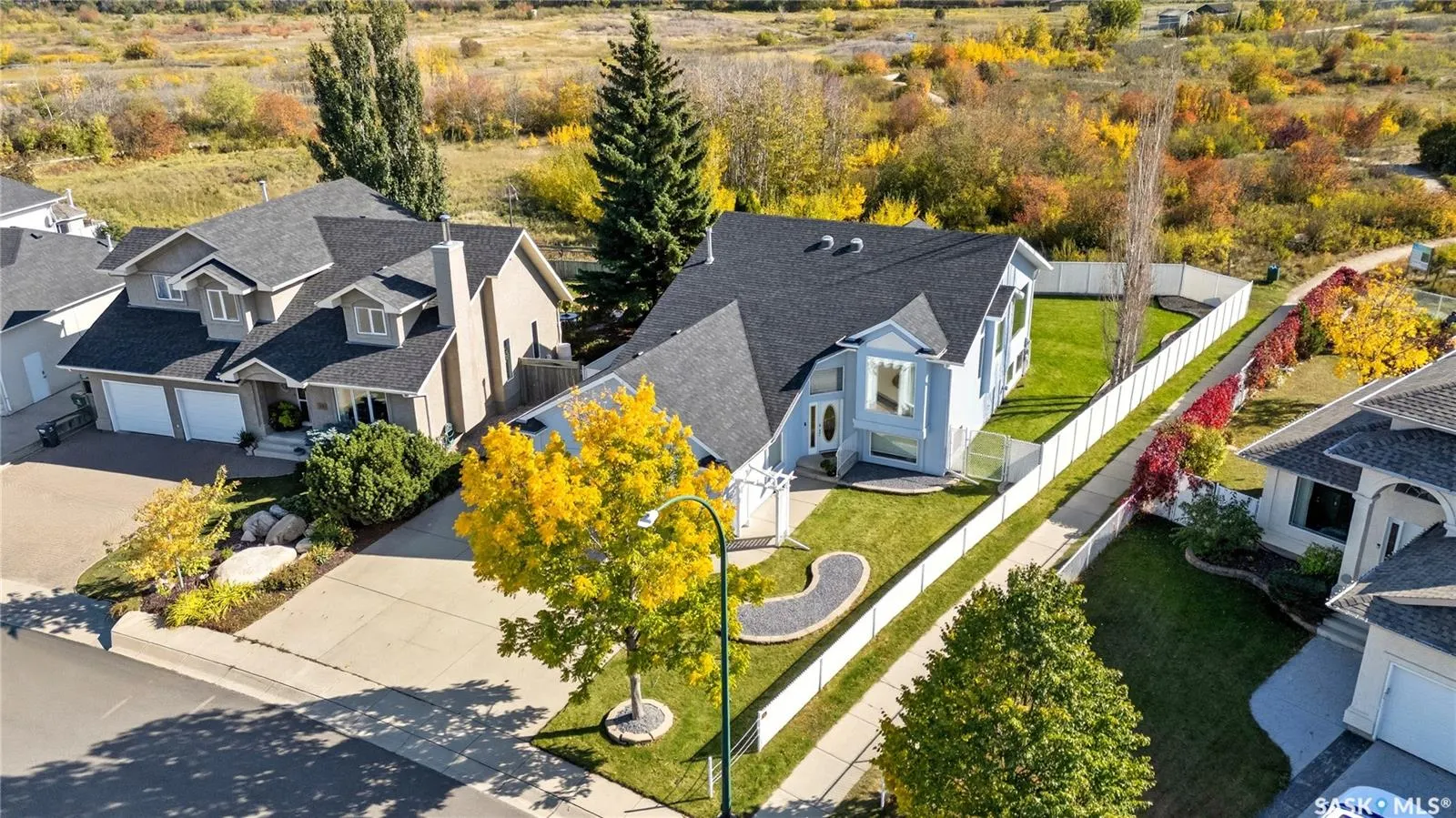422 Le May CRESCENT