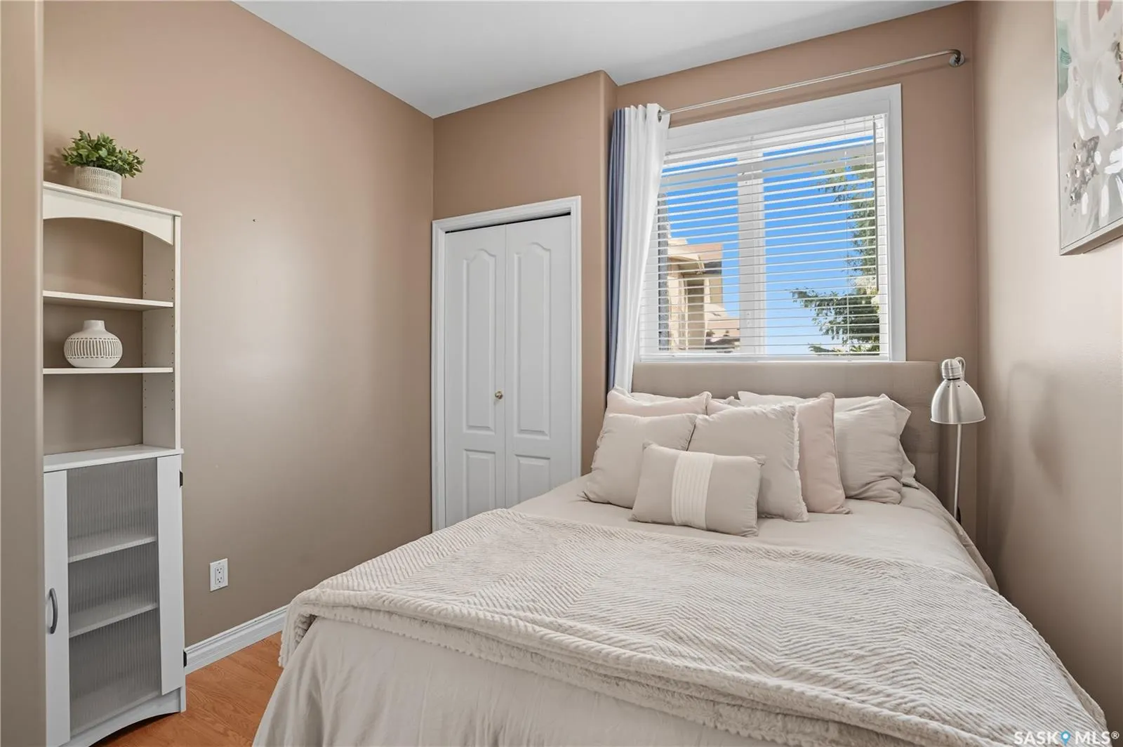 422 Le May CRESCENT