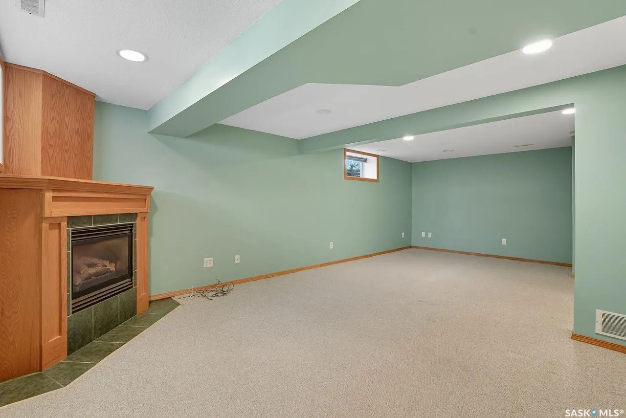 515 GARRISON CRESCENT