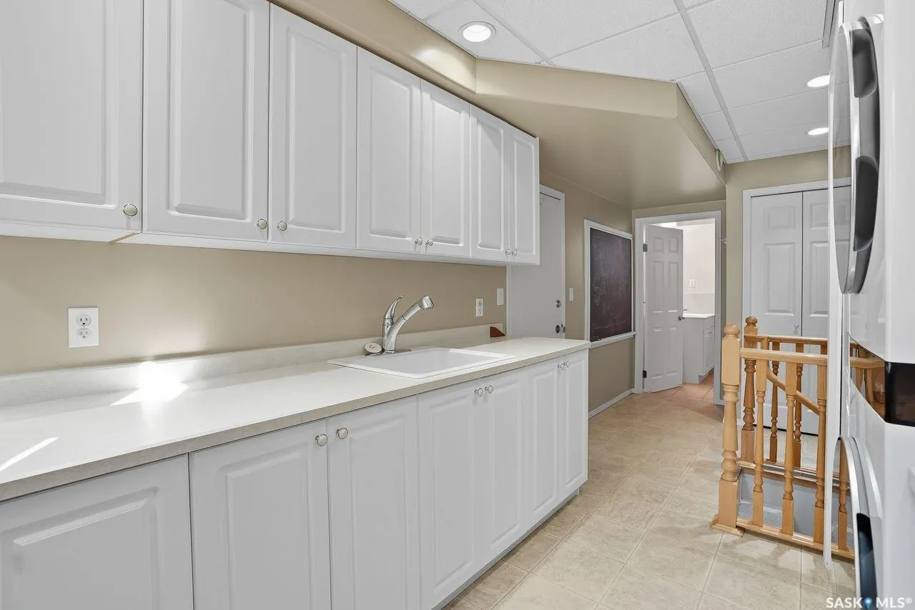 515 GARRISON CRESCENT