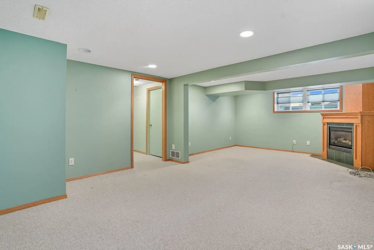 515 GARRISON CRESCENT