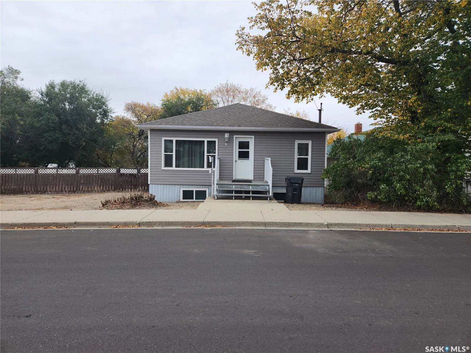 19 10th AVENUE NE