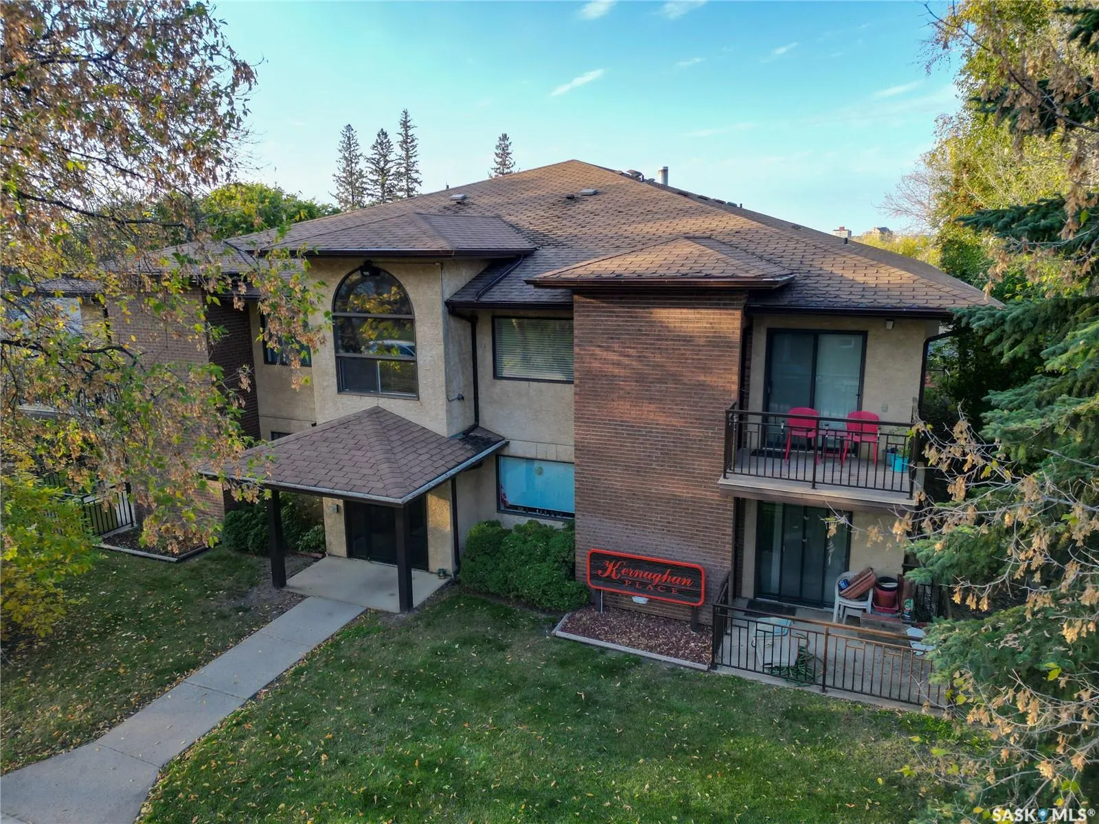 54 19th STREET E, #102