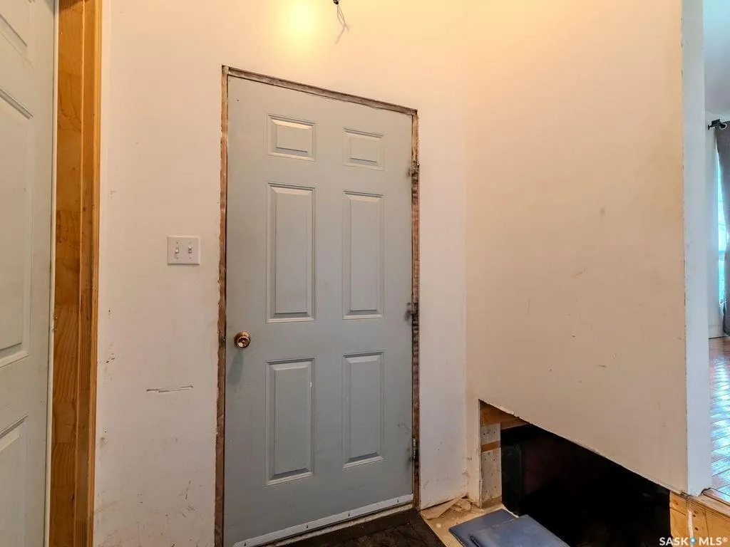 90 2nd STREET