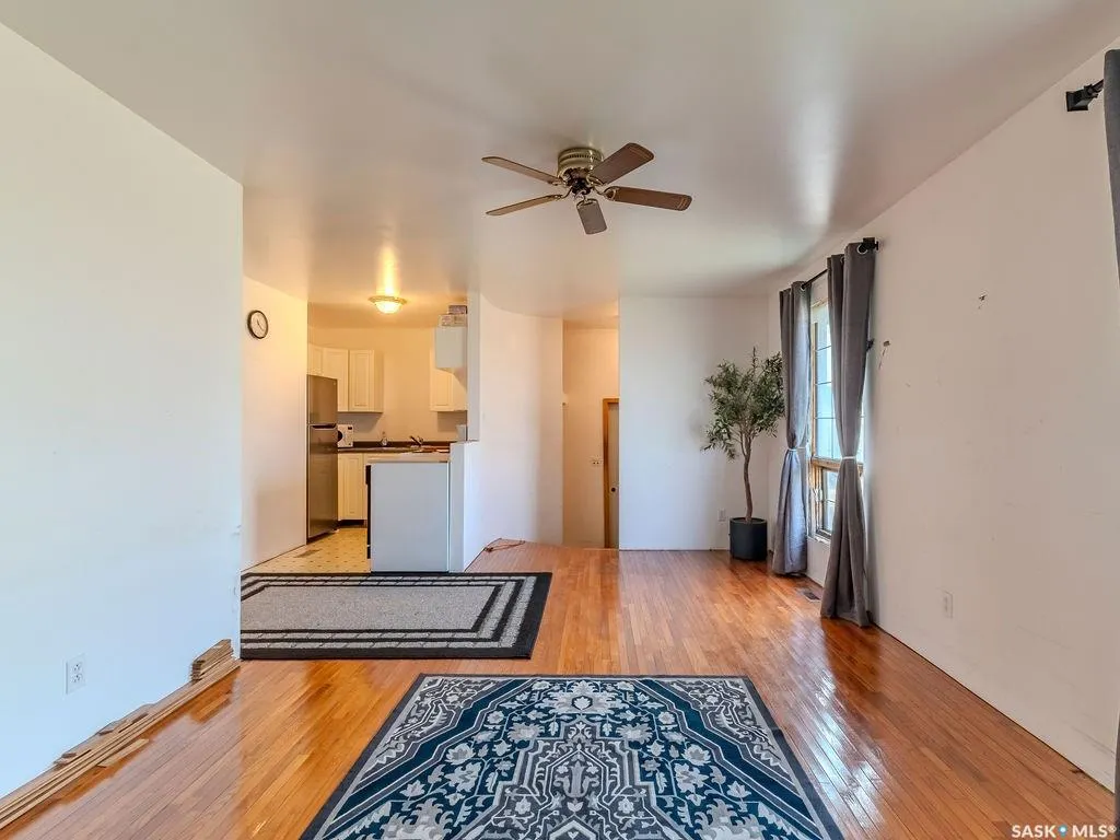 90 2nd STREET