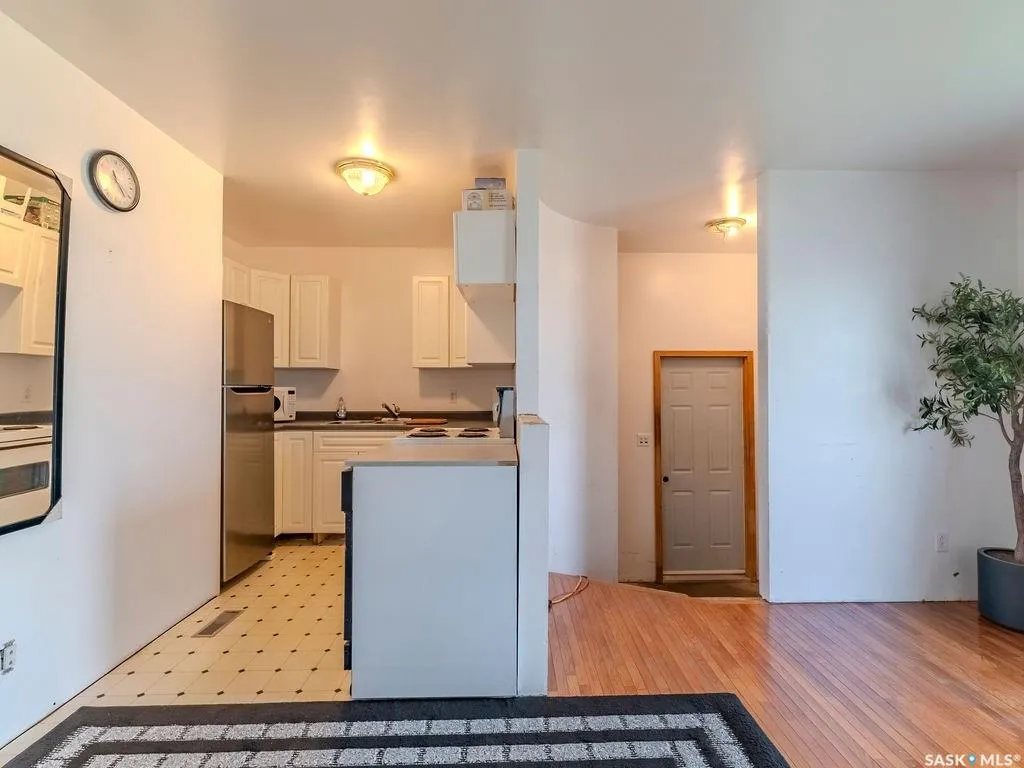 90 2nd STREET