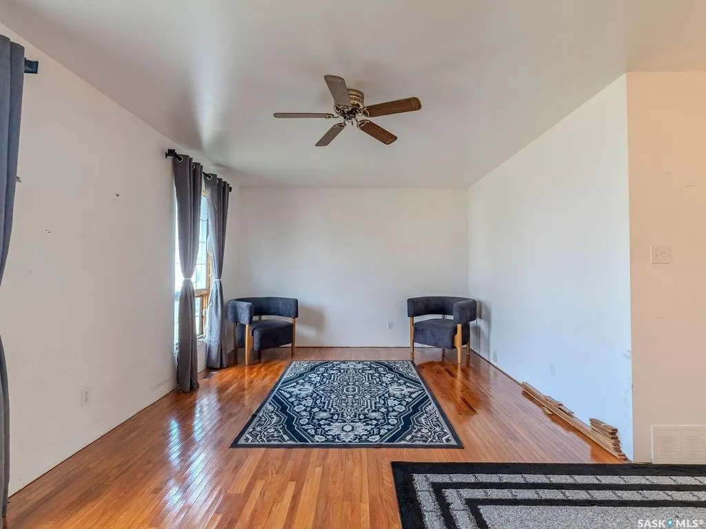 90 2nd STREET