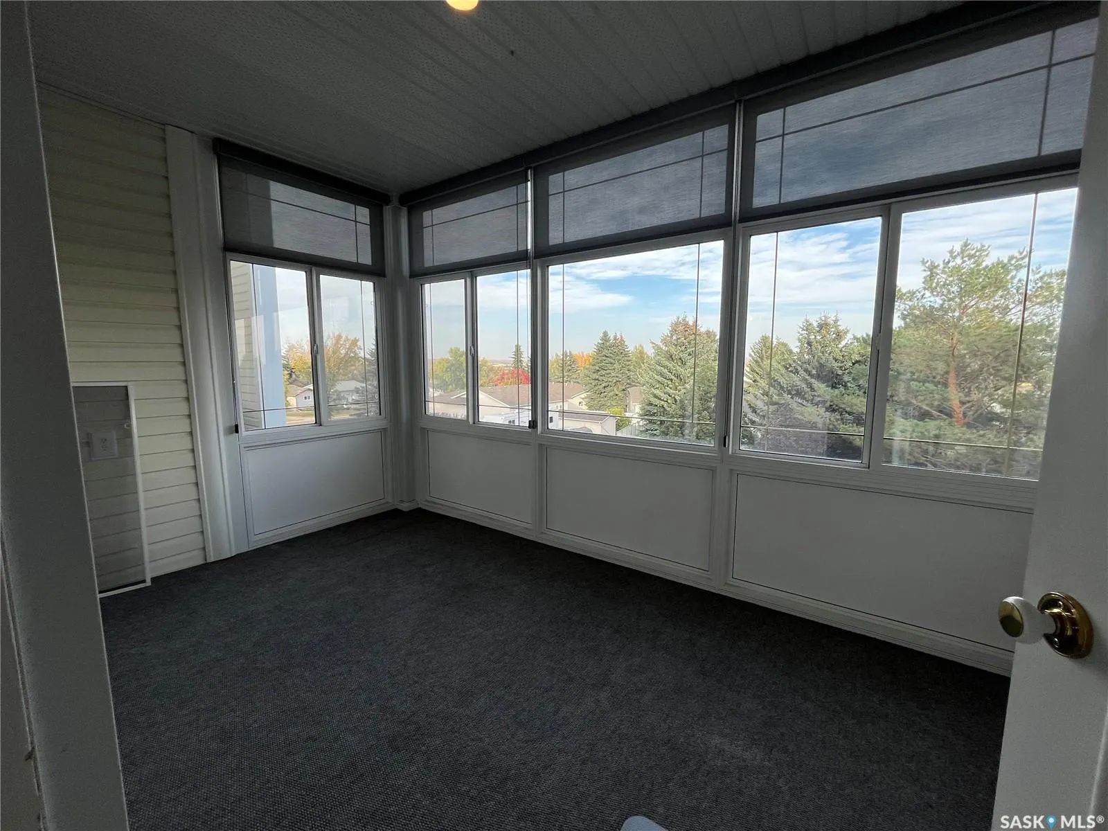 230 Lister Kaye CRESCENT, #206