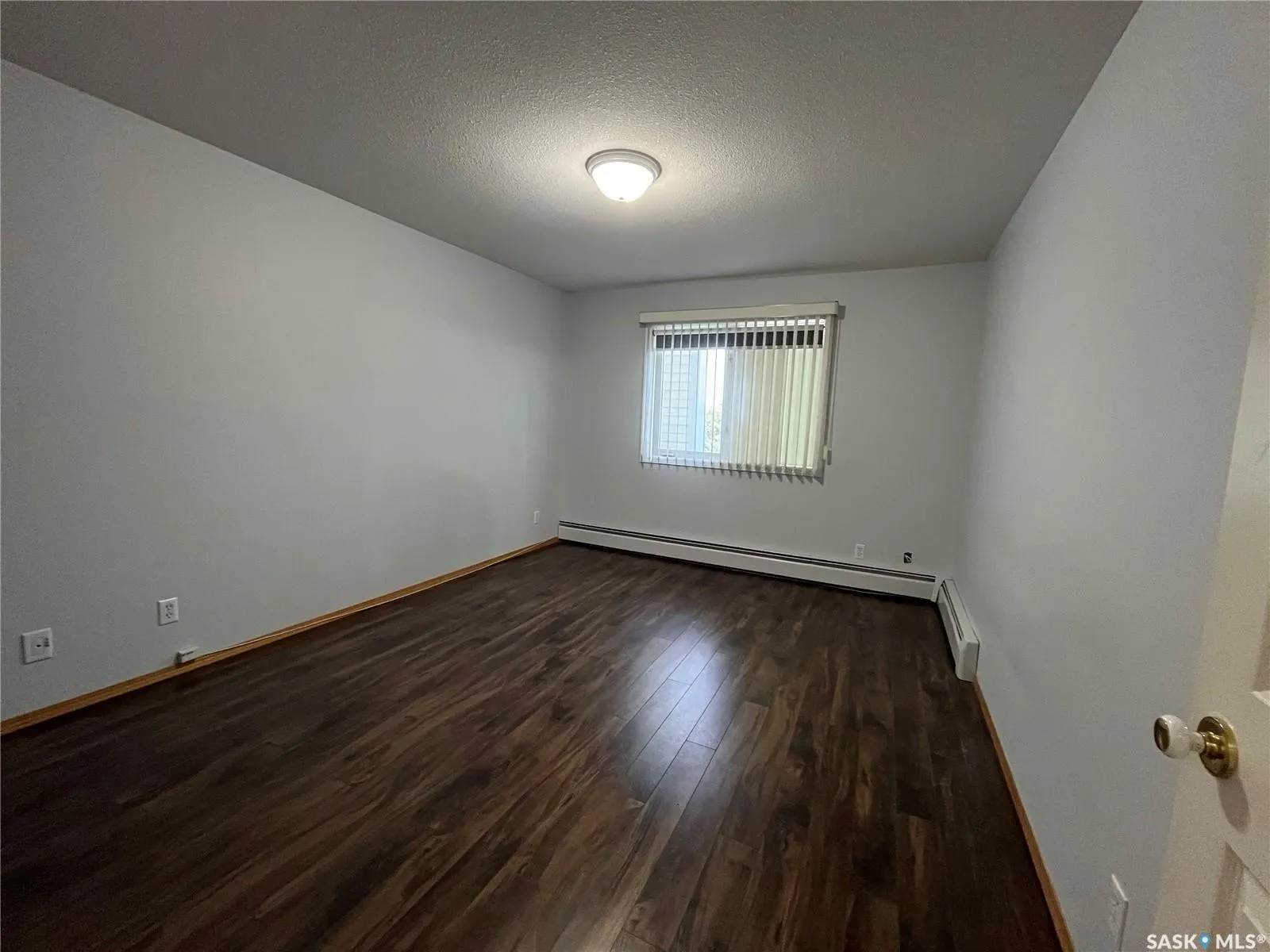 230 Lister Kaye CRESCENT, #206