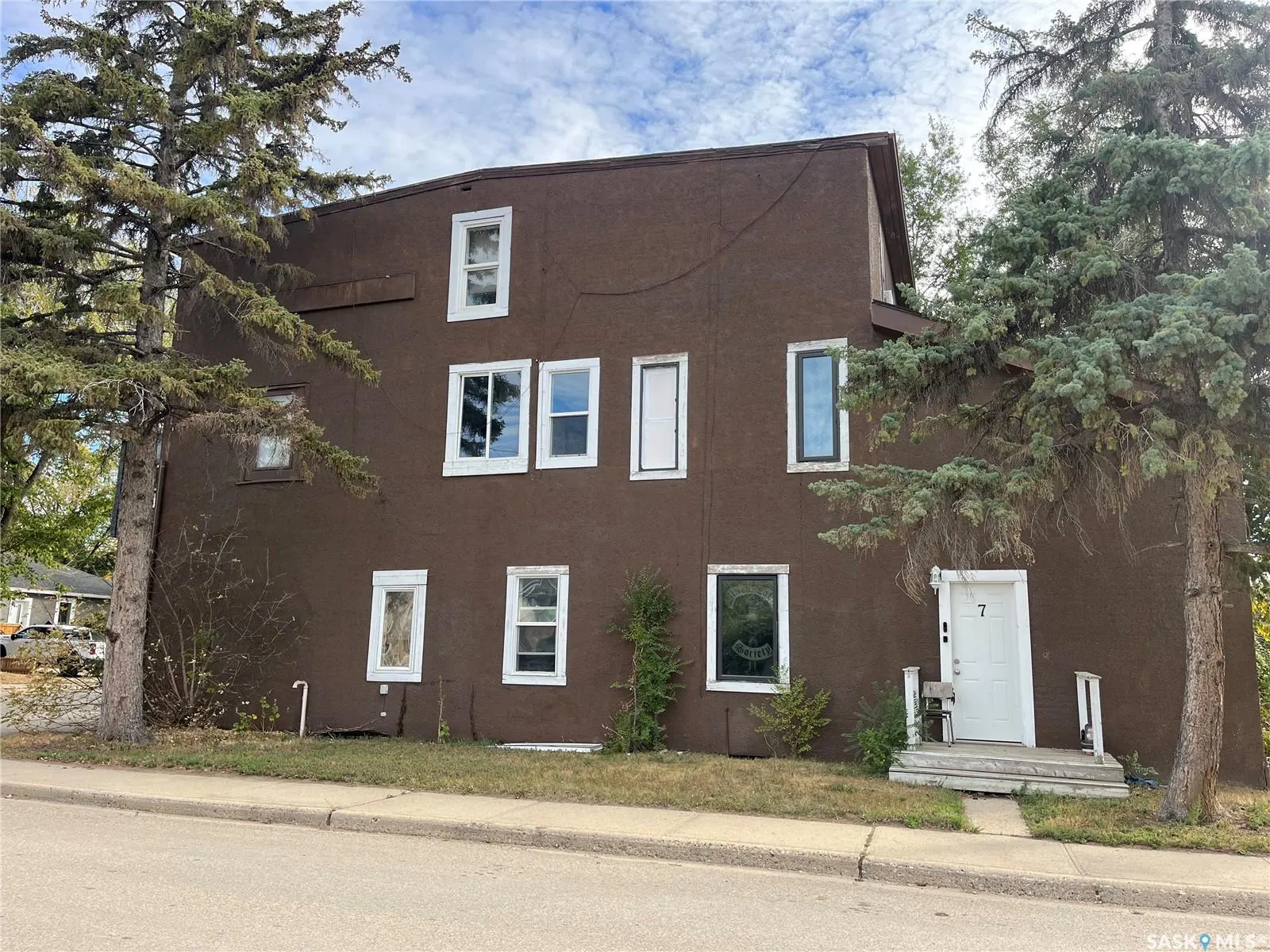 575 Athabasca STREET W