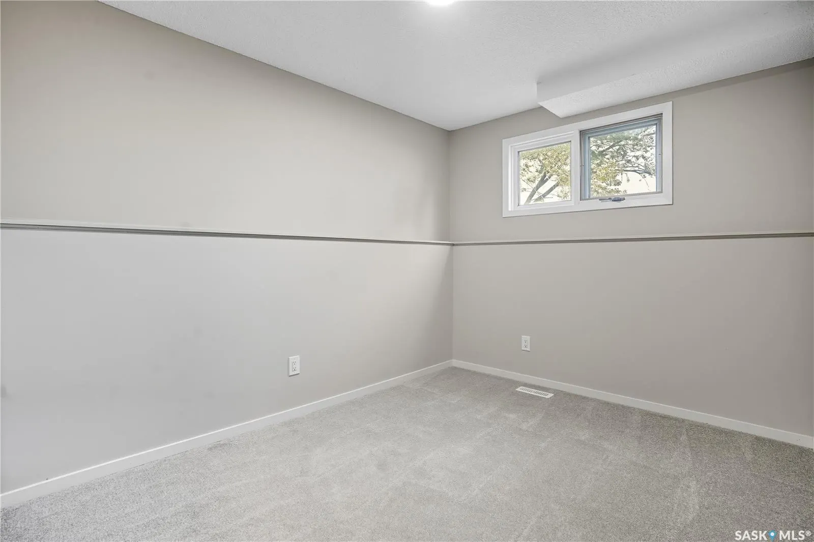 42 Aitken CRESCENT