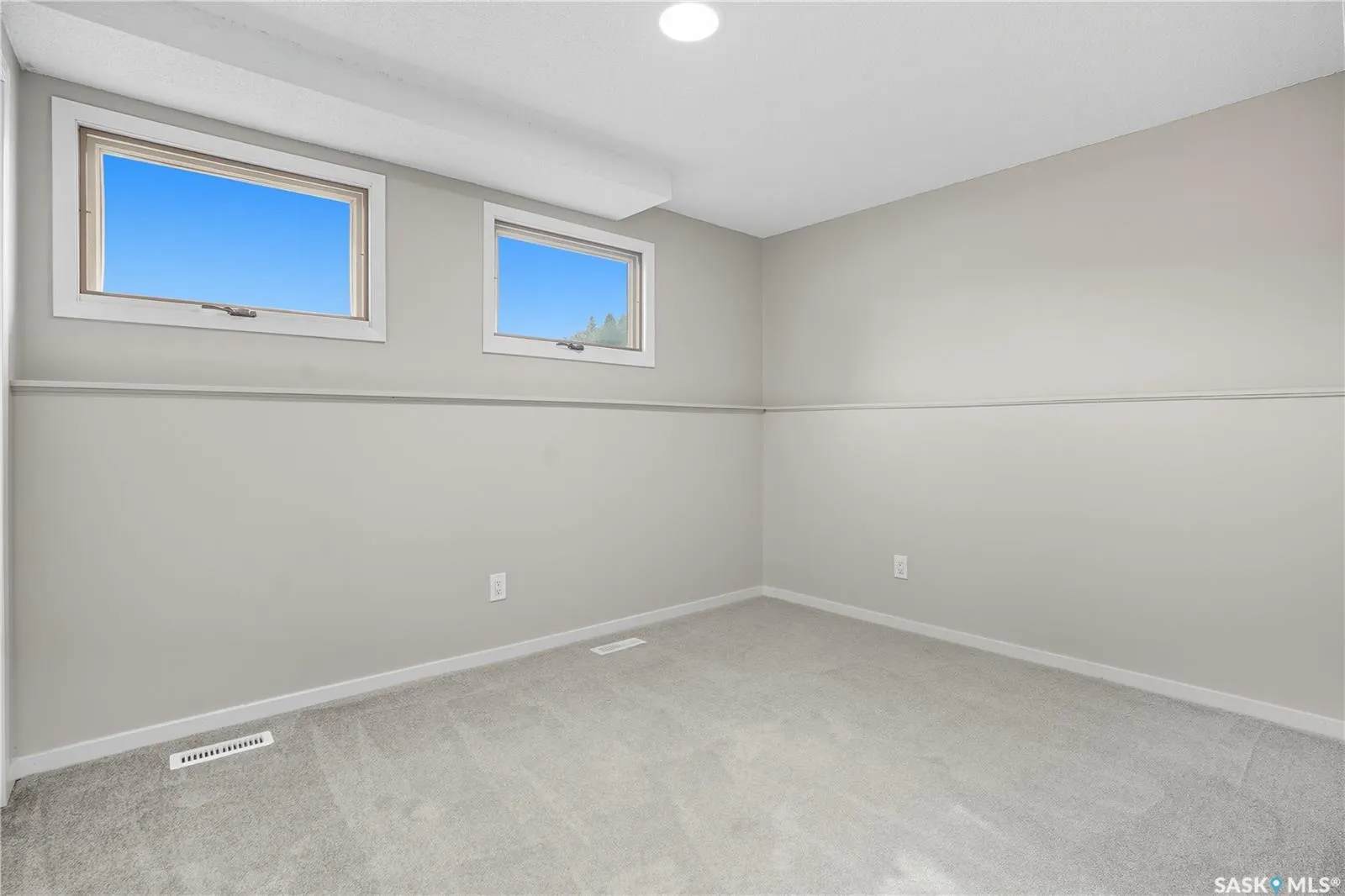 42 Aitken CRESCENT