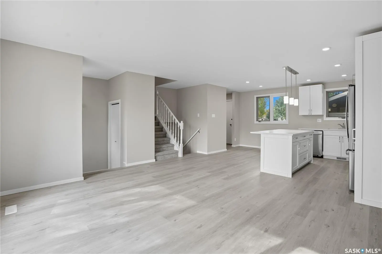 42 Aitken CRESCENT