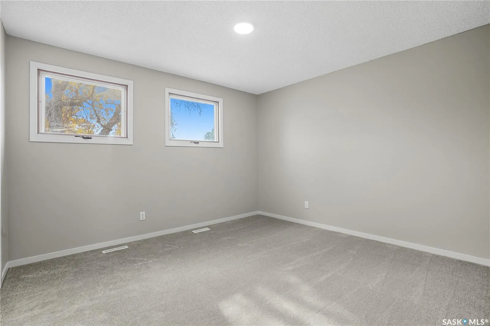 42 Aitken CRESCENT