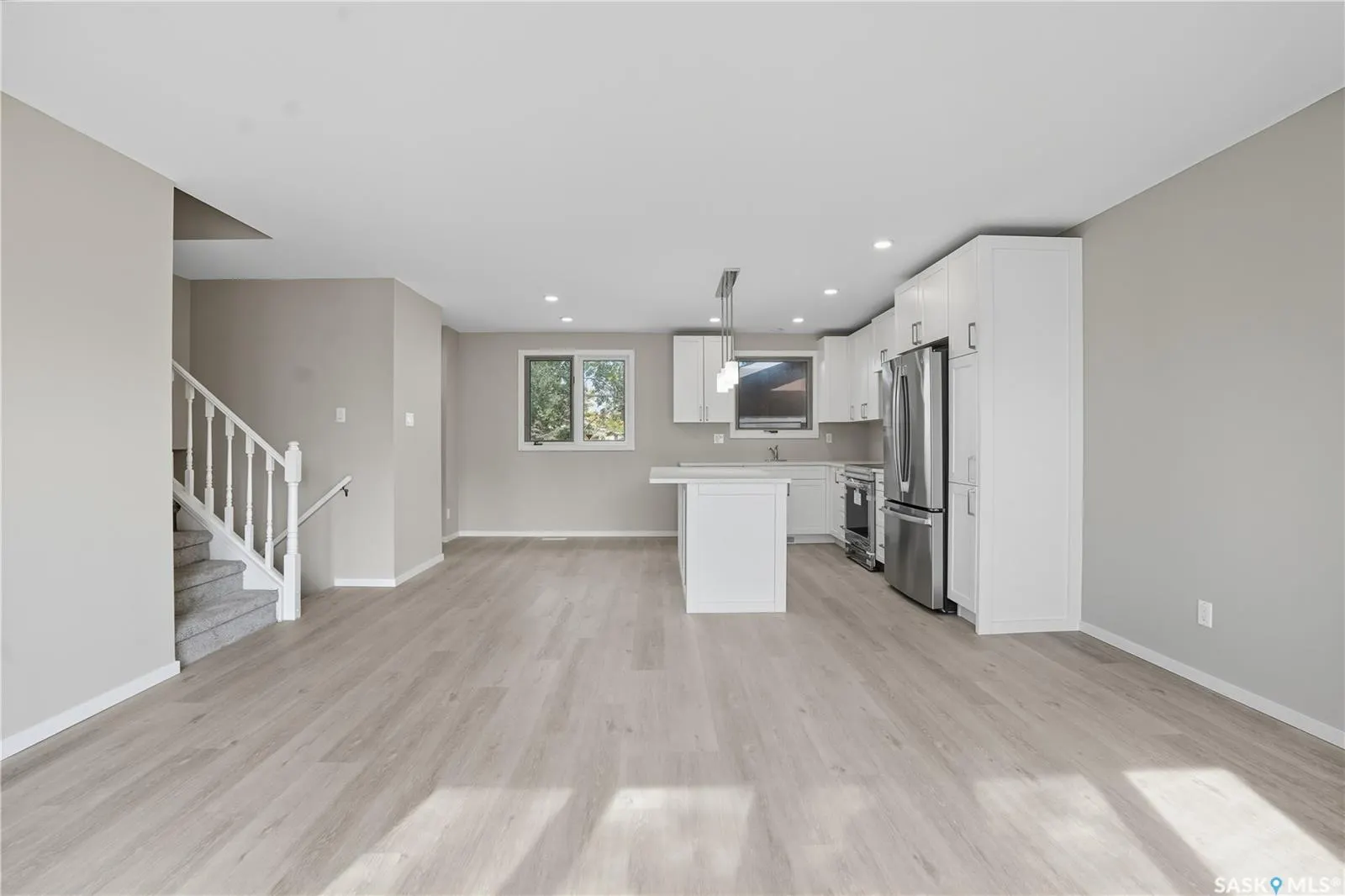 42 Aitken CRESCENT