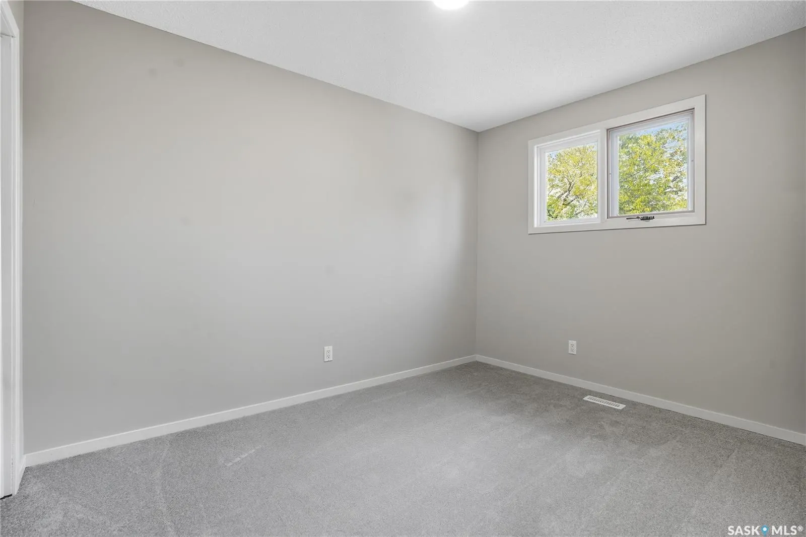 42 Aitken CRESCENT