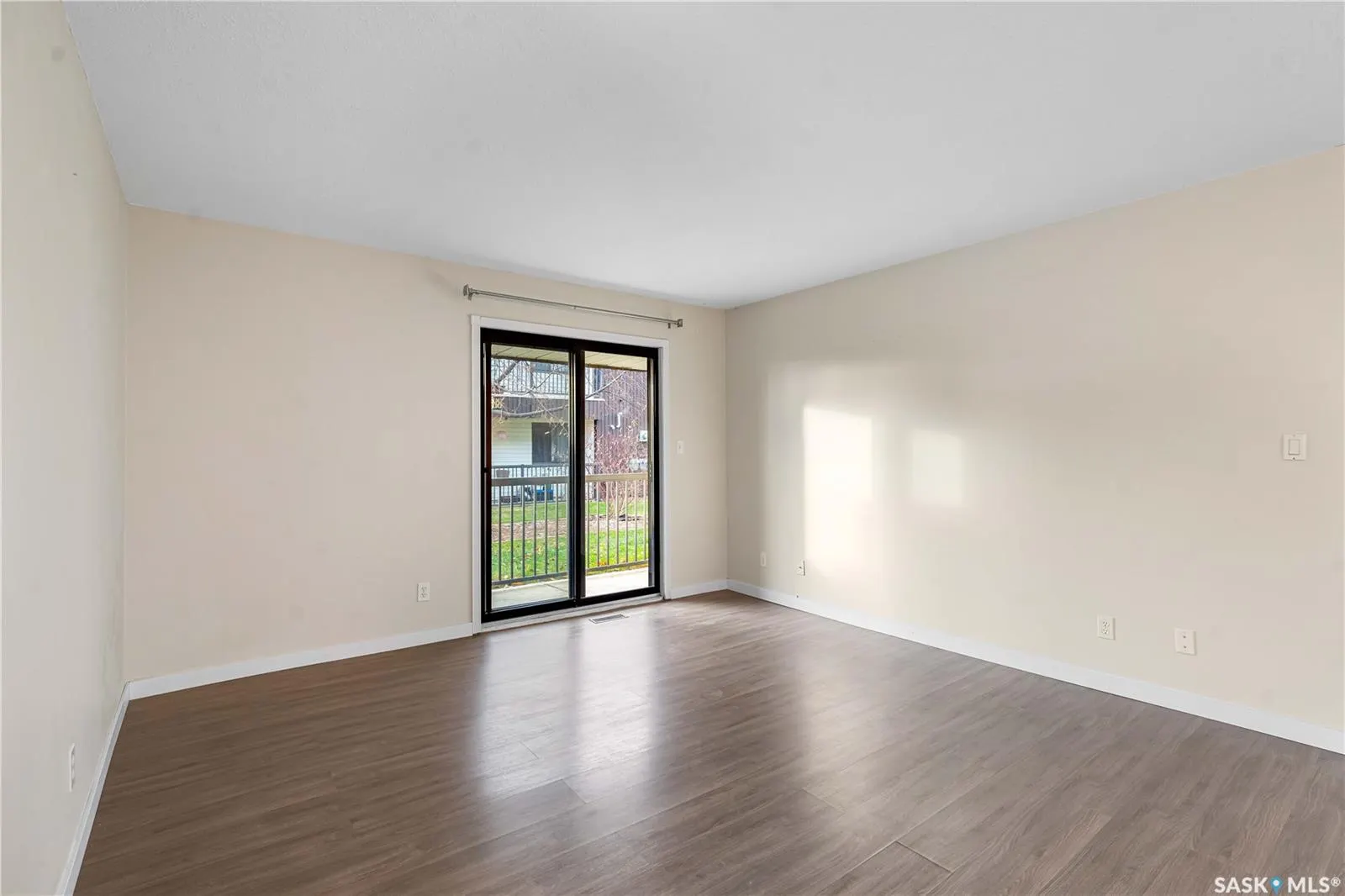 213 Main STREET, #102d