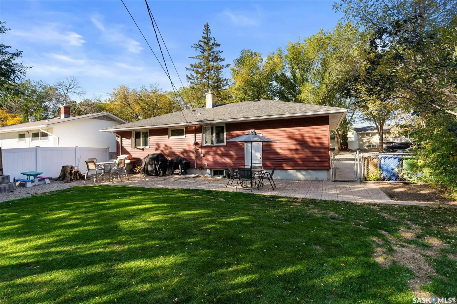 1809 Dufferin ROAD