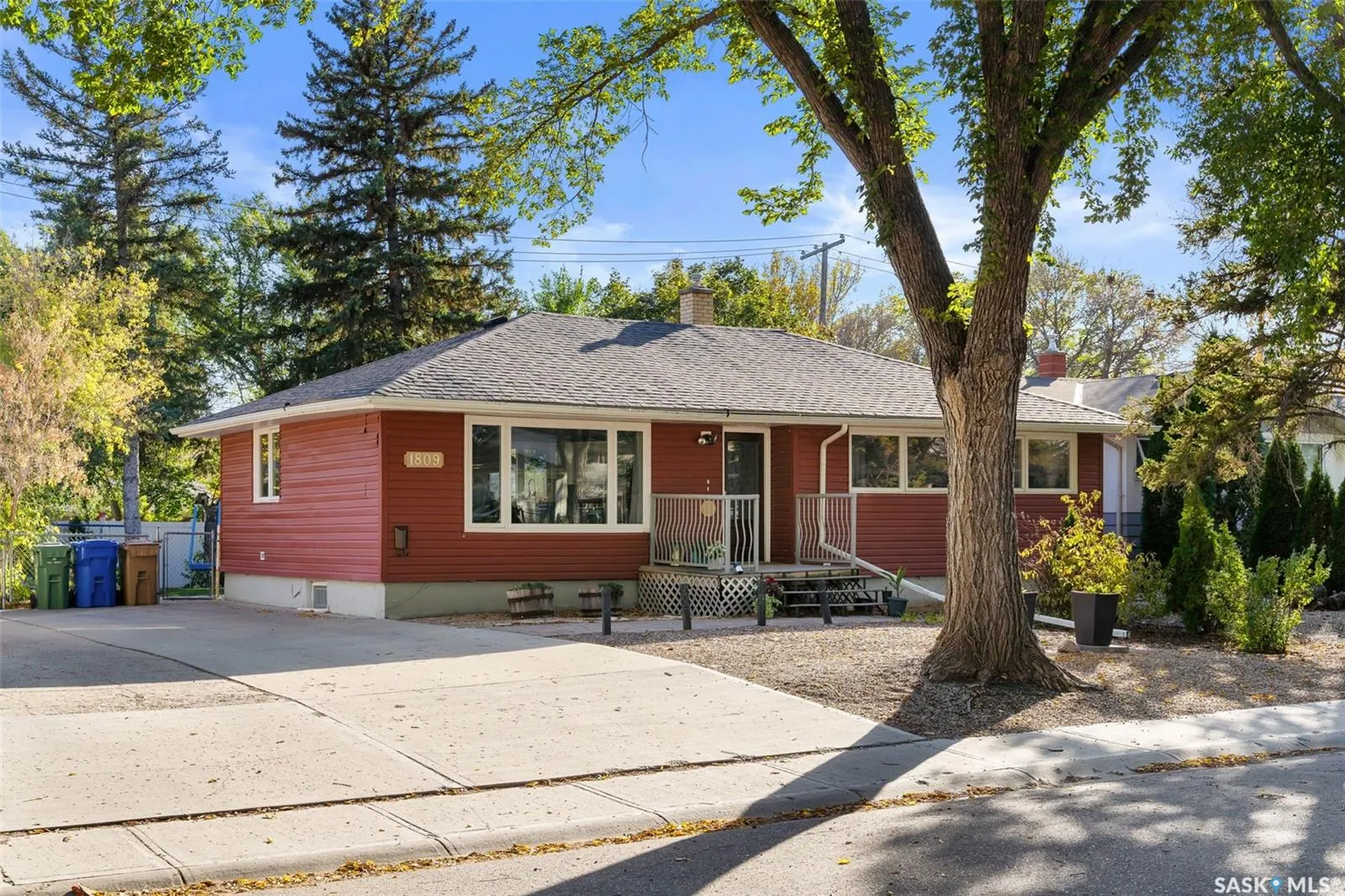 1809 Dufferin ROAD
