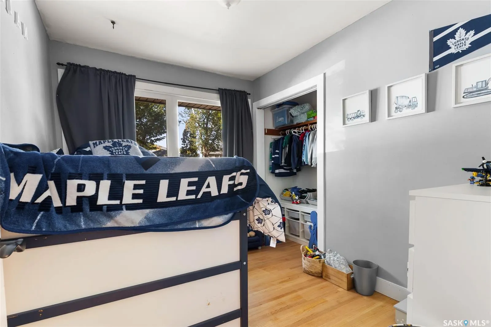 1809 Dufferin ROAD
