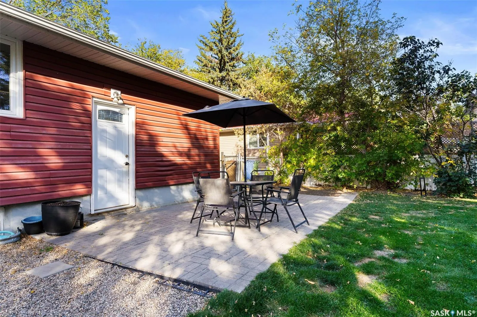 1809 Dufferin ROAD