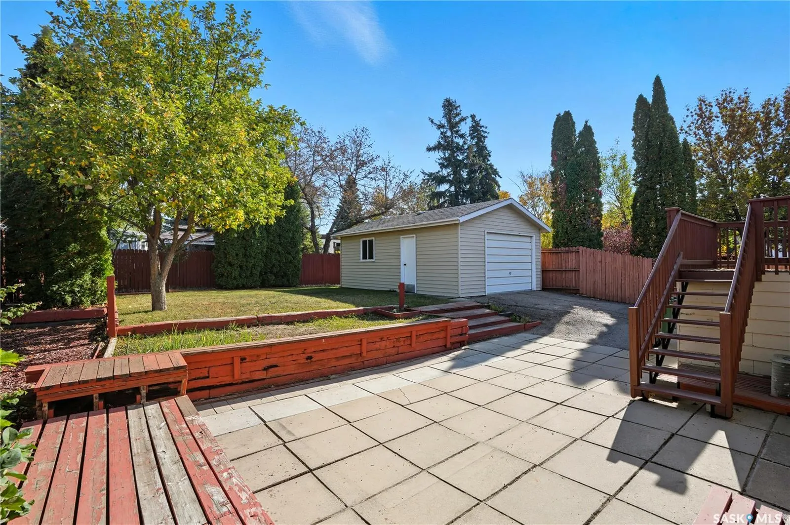 1215 Acadia DRIVE