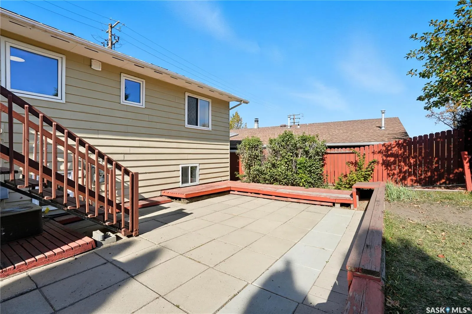 1215 Acadia DRIVE