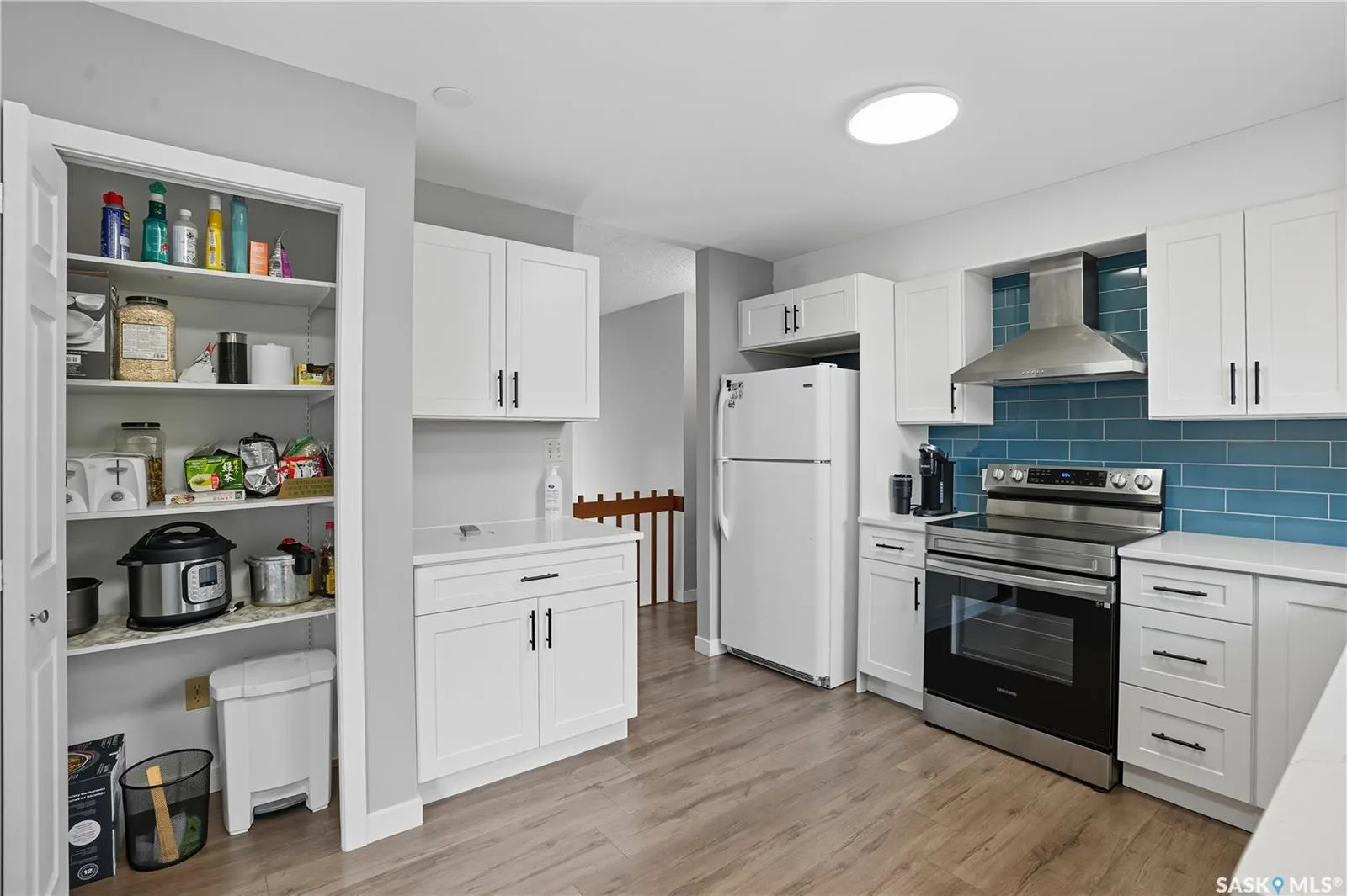 1215 Acadia DRIVE