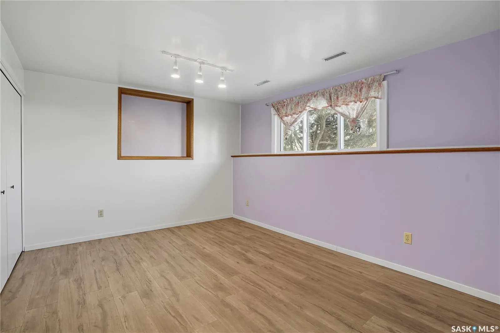 1215 Acadia DRIVE