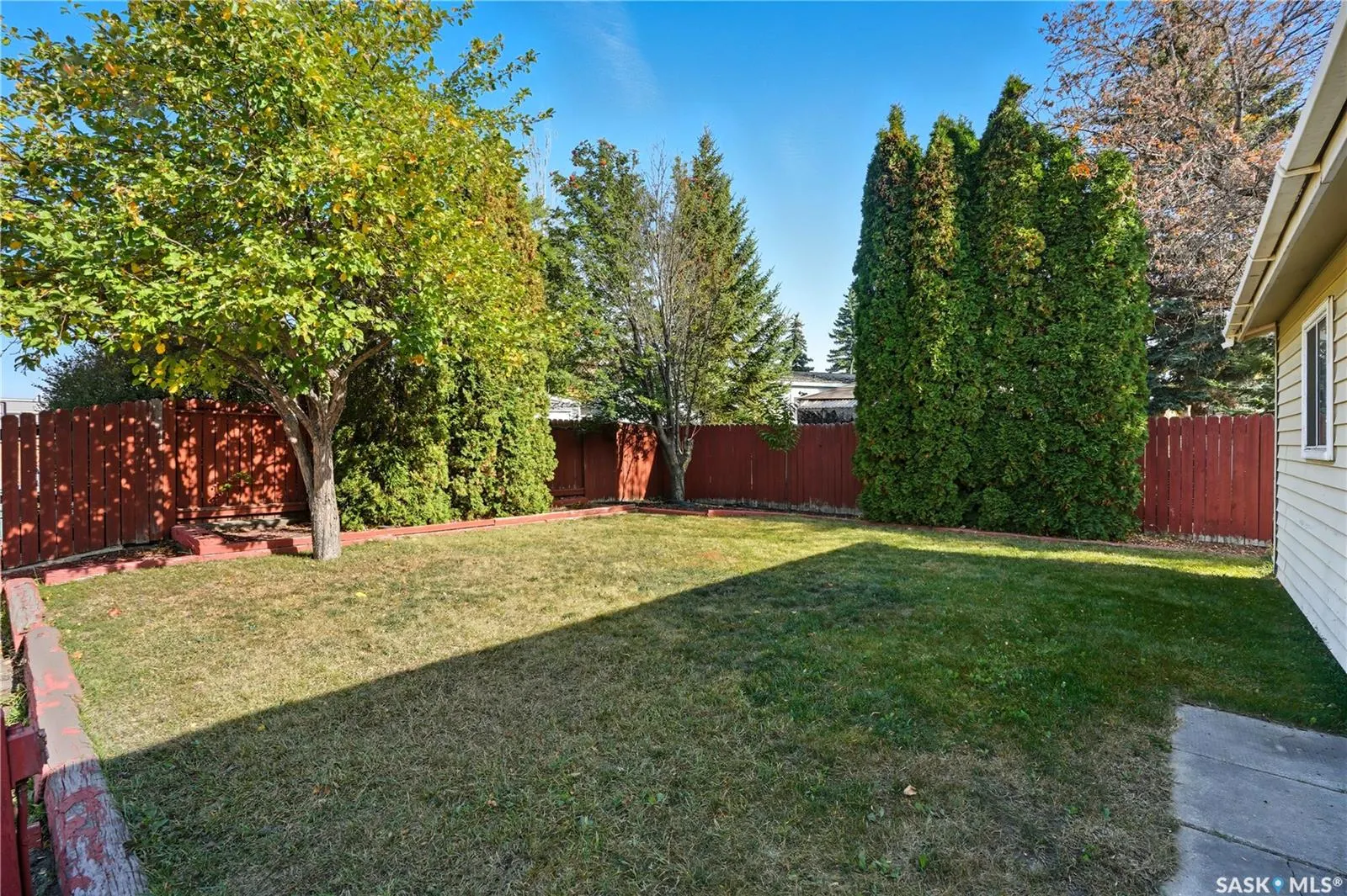 1215 Acadia DRIVE