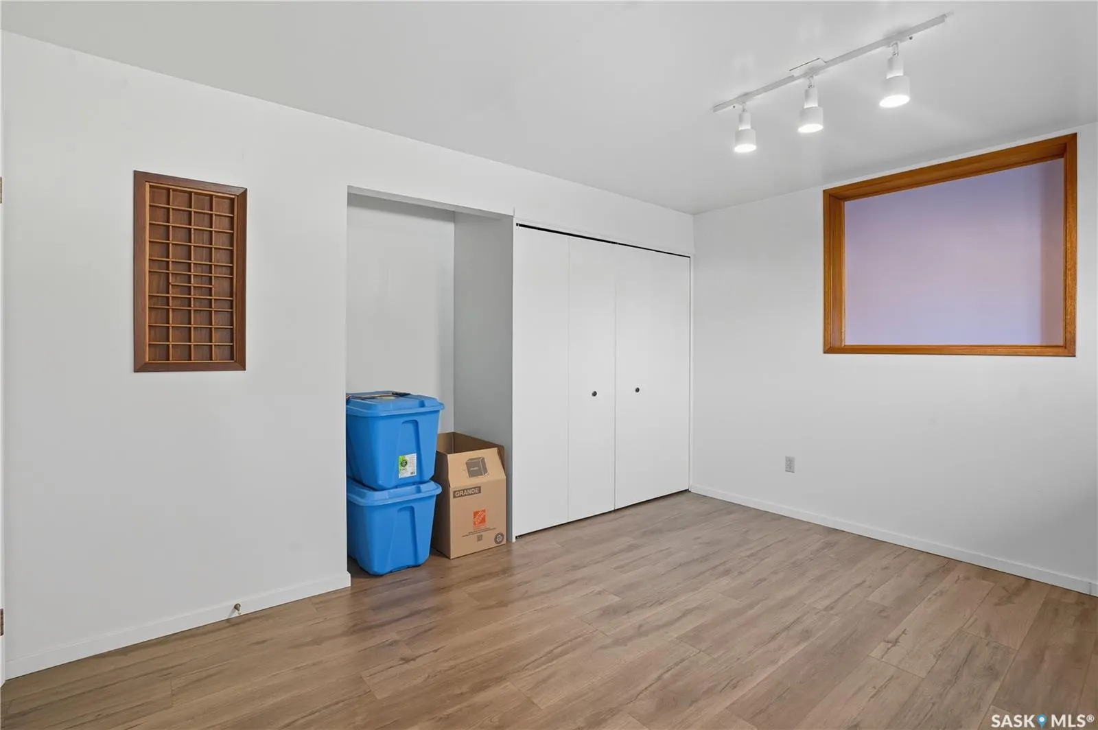 1215 Acadia DRIVE