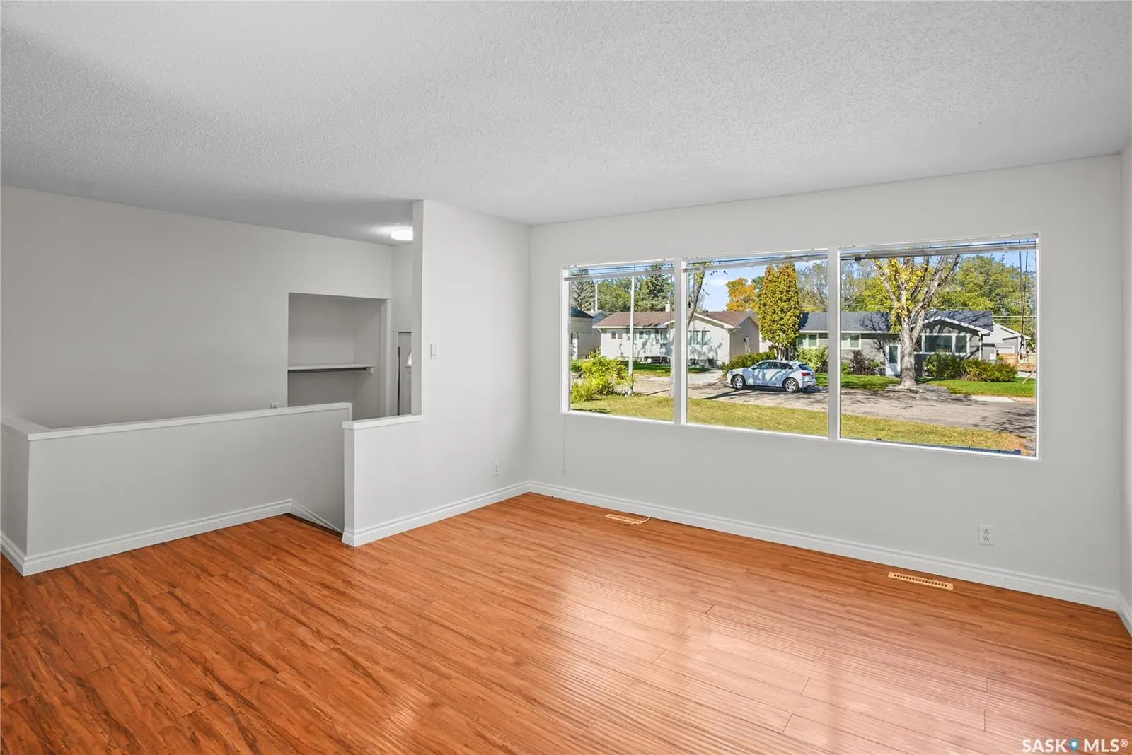 263 Logan CRESCENT