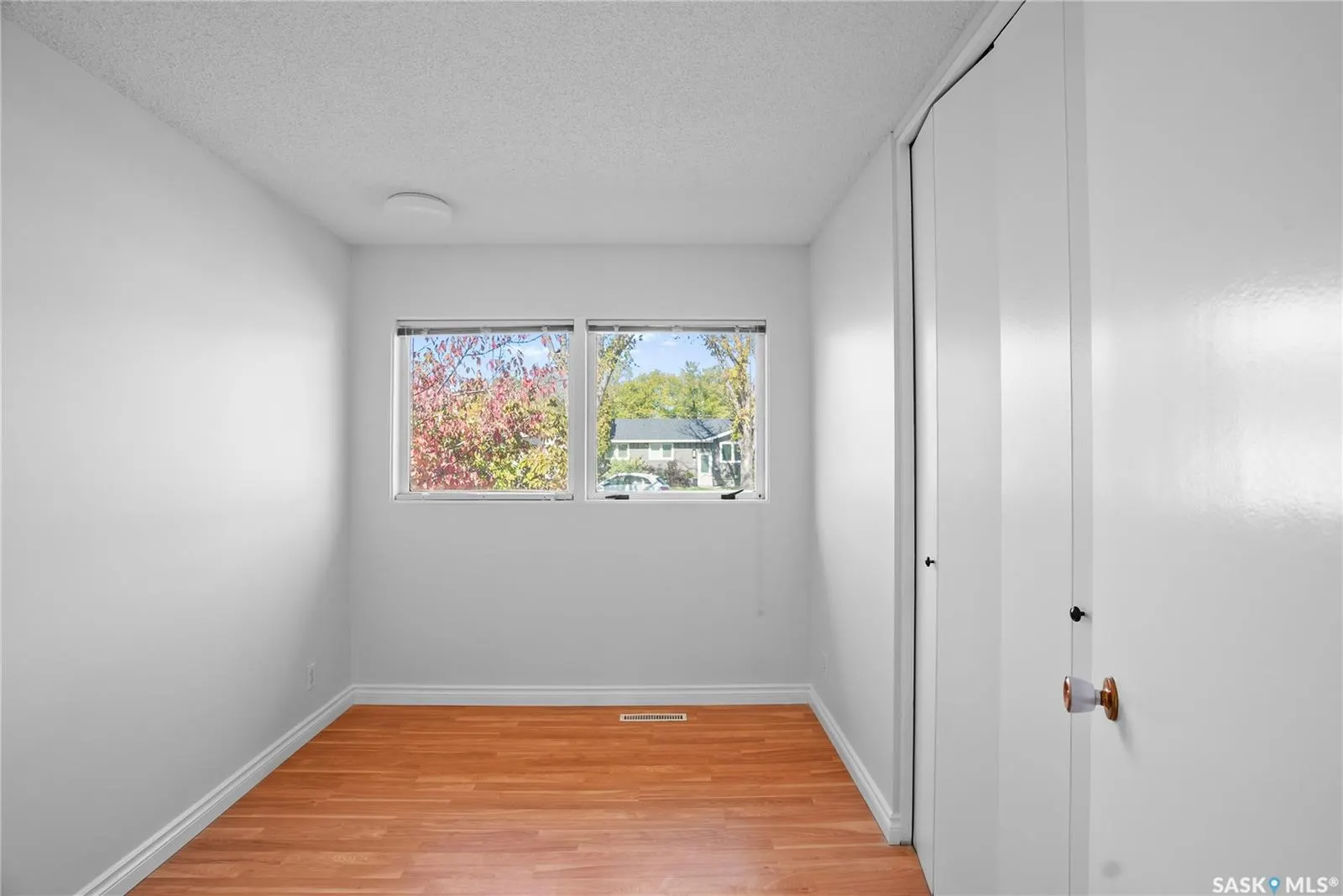 263 Logan CRESCENT