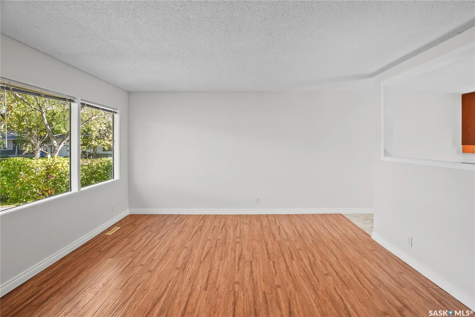 263 Logan CRESCENT