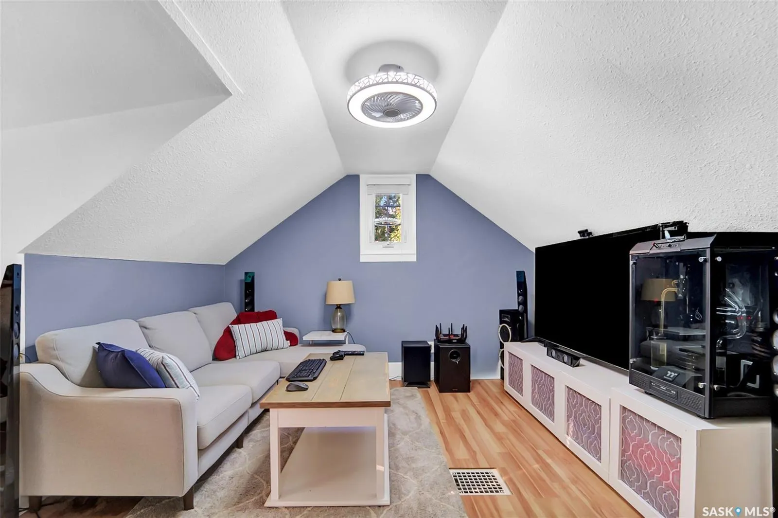 330 8th STREET