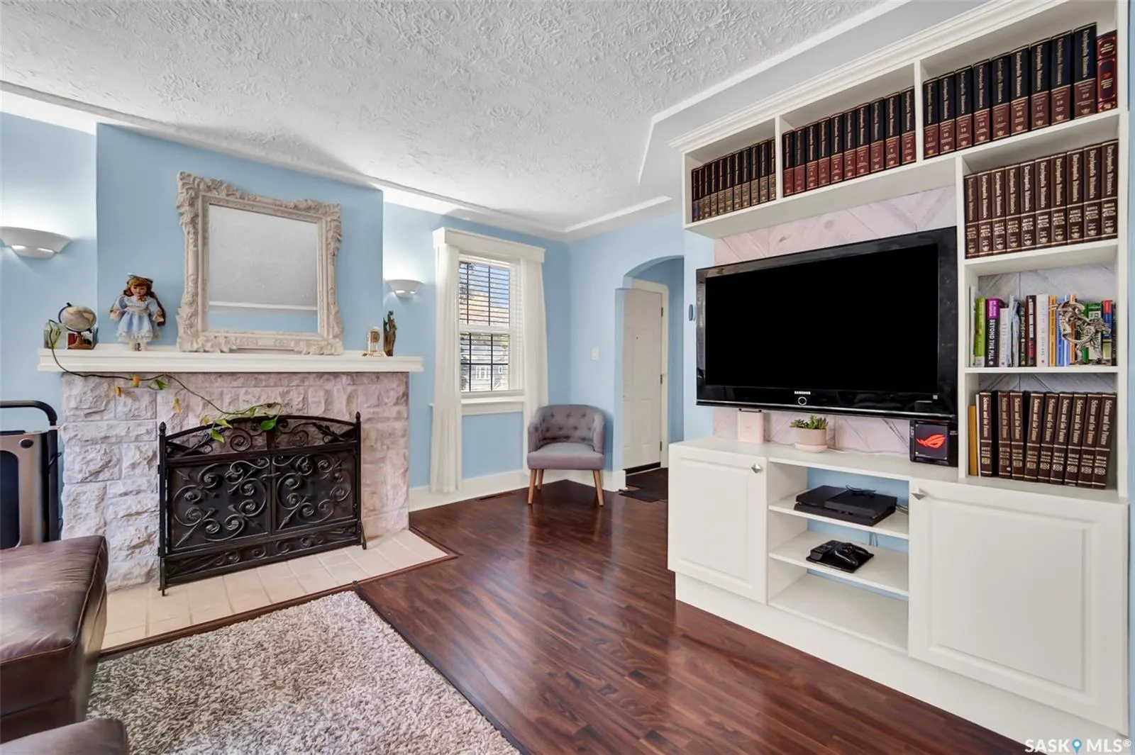 330 8th STREET