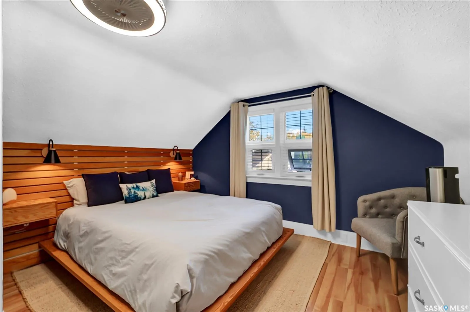 330 8th STREET